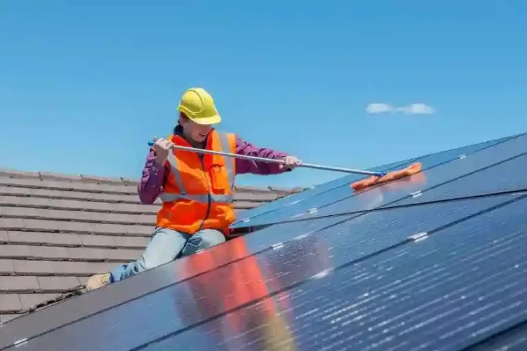 How can I clean my Solar Panel? [Do’s and Don’ts]
